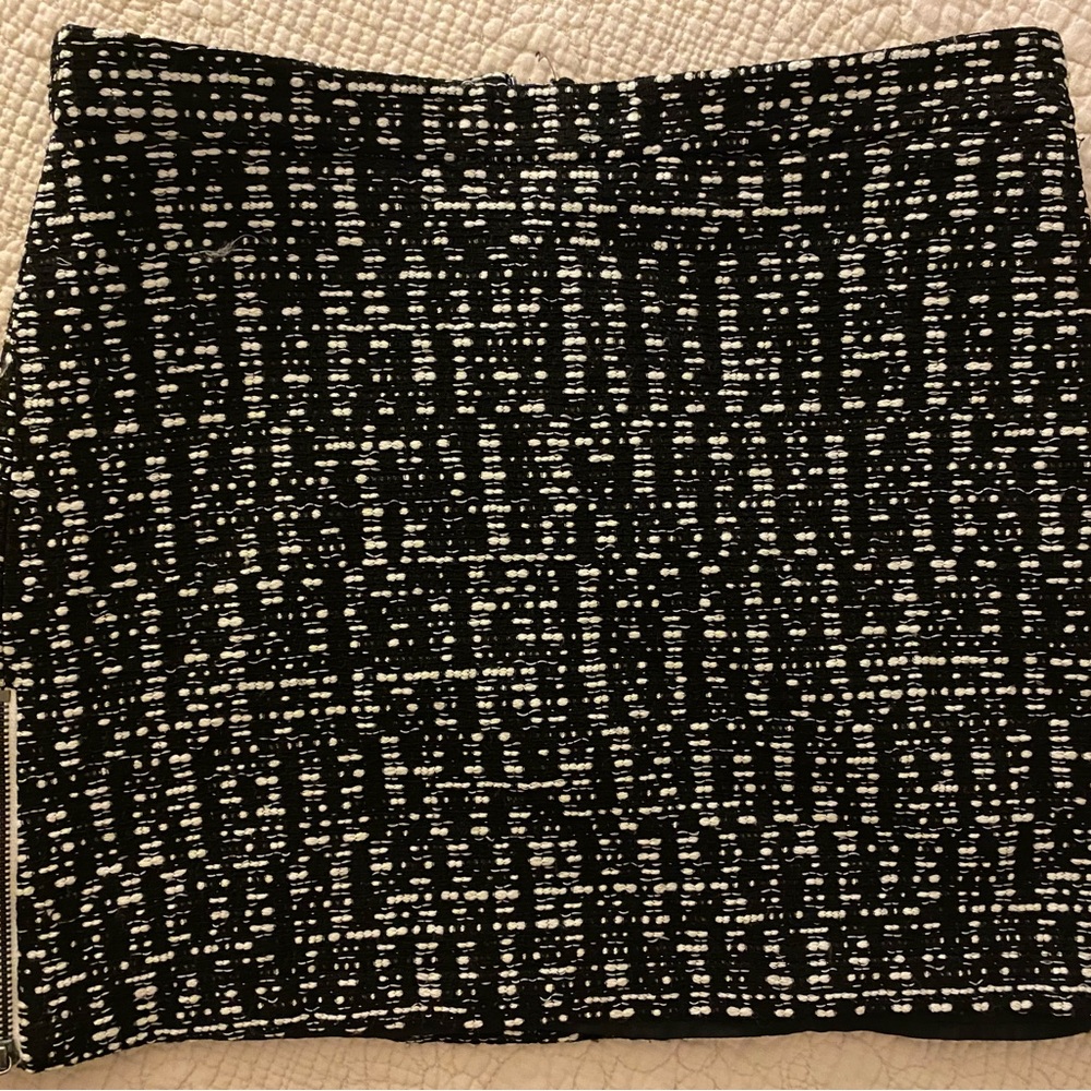 Black and White TopShop skirt, very cute, miniskirt matches with so much